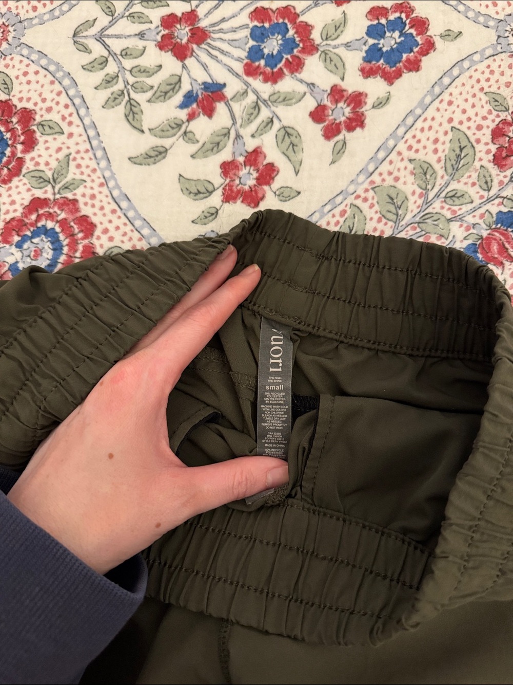 Vuori olive shorts - Picture 3 of 3